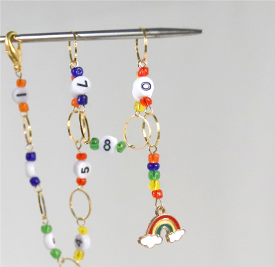 Compte-rangs bijou arc-en-ciel