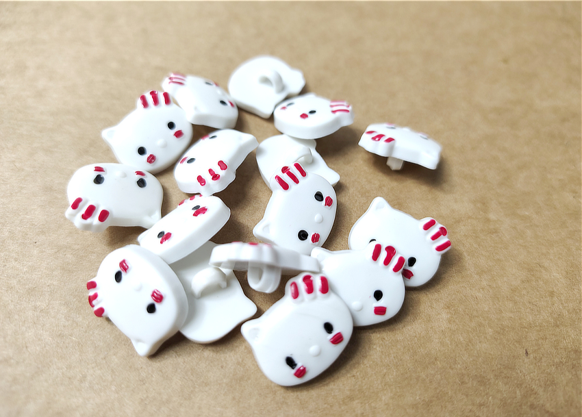 16 boutons Hello Kitty