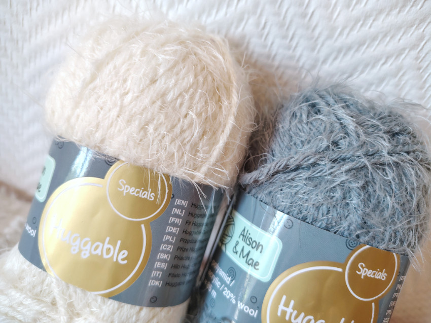 Huggable Alison & mae lot 2 pelotes