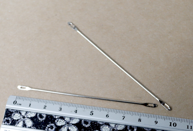 Aiguille double chas